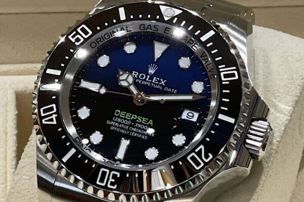 2025年製『Ref.136660』